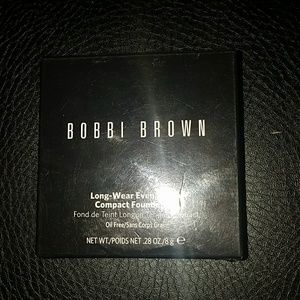 NwBox Bobbi Brown compact foundation